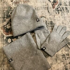 HAT/NECK WARMER/GLOVER  VERY SOFT COMFORTABLE MATERIAL NEW